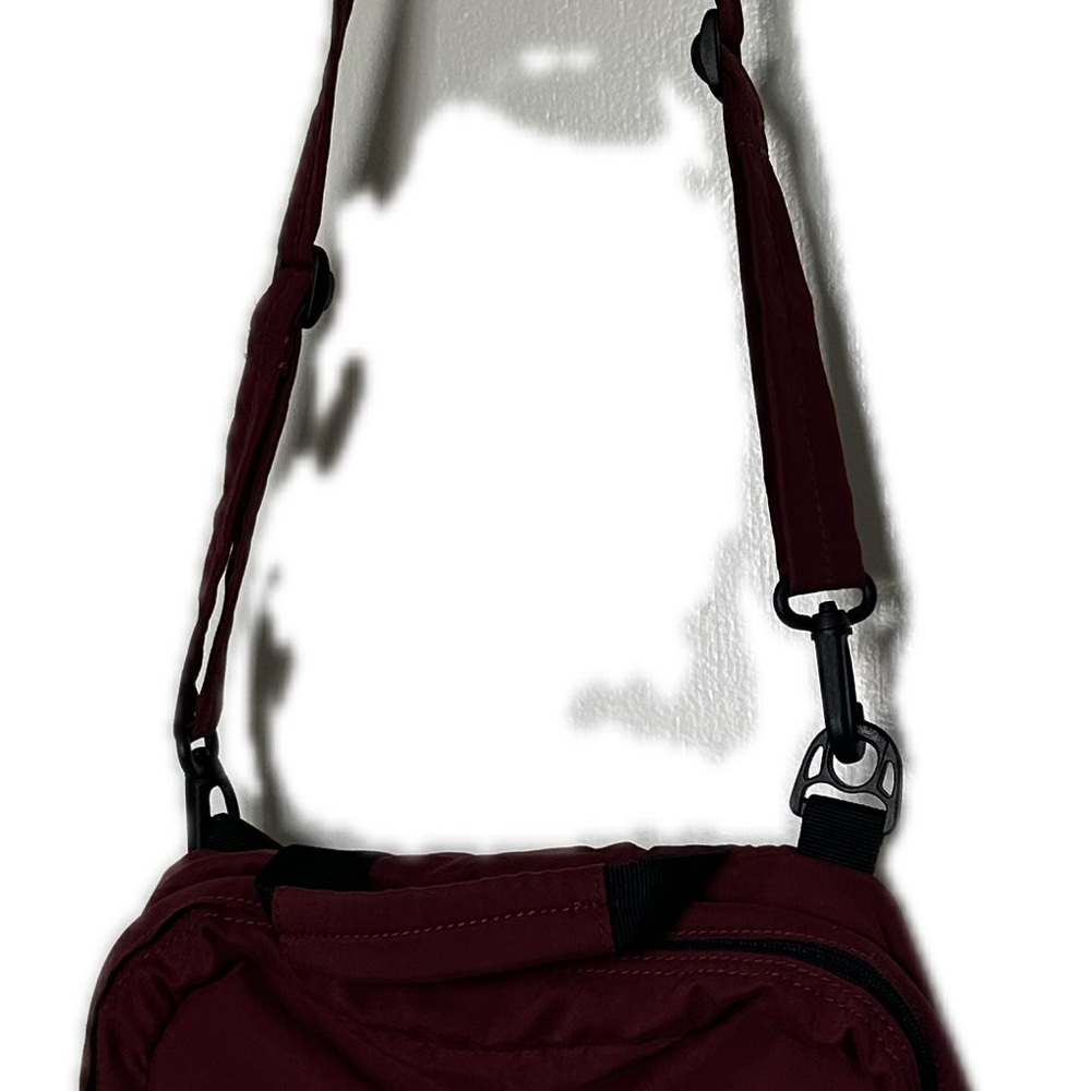 Rick Steves Europe by Kiva Burgundy Backpack - Picture 3 of 9